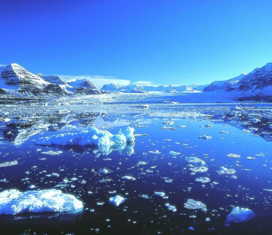 В Гренландии из-за потепления растаяло около 600 миллиардов тонн льда