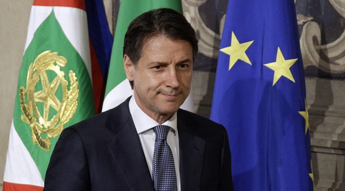 Премьер Италии Джузеппе Конте объявил об отставке