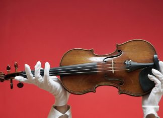 В Италии объявили “месяц тишины” ради записи скрипок Страдивари