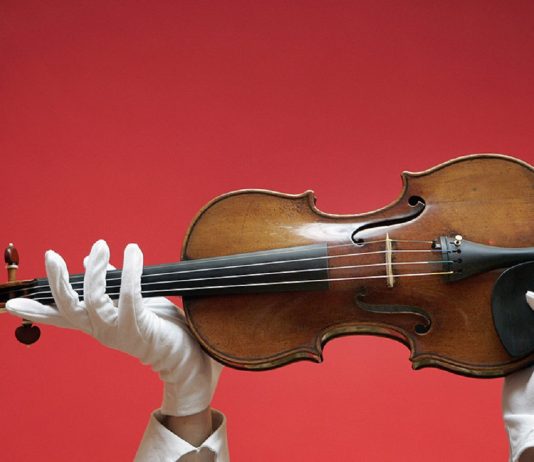 В Италии объявили “месяц тишины” ради записи скрипок Страдивари