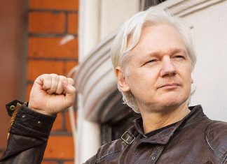 Ассанжа освободили из британской тюрьмы