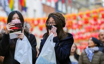 Число заразившихся коронавирусом в Китае превысило 2 тыс. человек