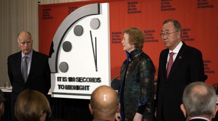 The Guardian: часы Судного дня застыли на 100 секундах до полуночи