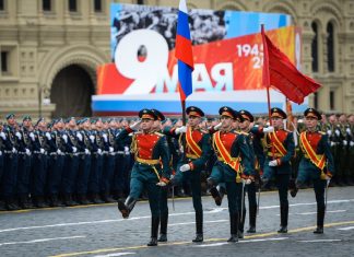 65% россиян считают День Победы самым важным праздником архивное фото