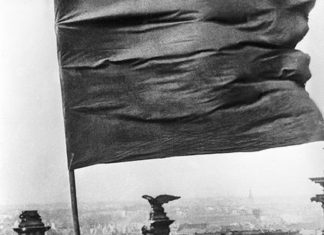 Переписанному не верить: в ЕС готовят новую антироссийскую резолюцию ко Дню Победы