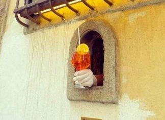 Во Флоренции назвали «винные окошки» символом пандемии