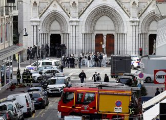 Три человека погибли при нападении на прихожан в Ницце