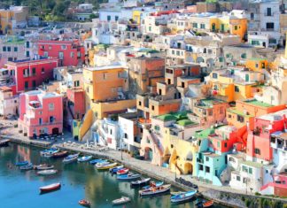 Прочида выбрана культурной столицей Италии 2022 года