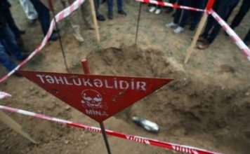 Два азербайджанских журналиста подорвались на мине в Кельбаджарском районе республики