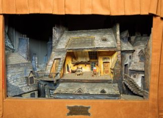 Итальянский меценат передал в дар театральному музею Москвы макет Николая Бенуа к опере «Богема»