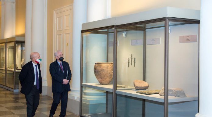 В Эрмитаже открылась выставка “Сардиния – остров мегалитов”