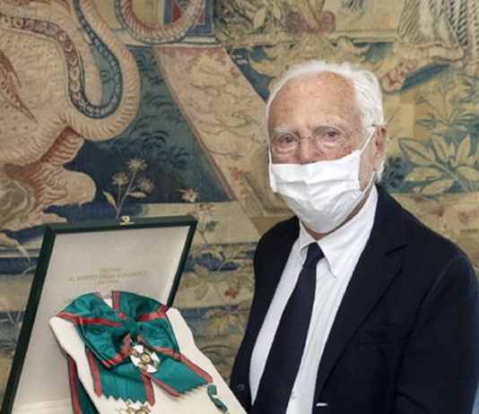 Президент Италии вручил Джорджио Армани высшую награду страны за достижения в области моды и искусства