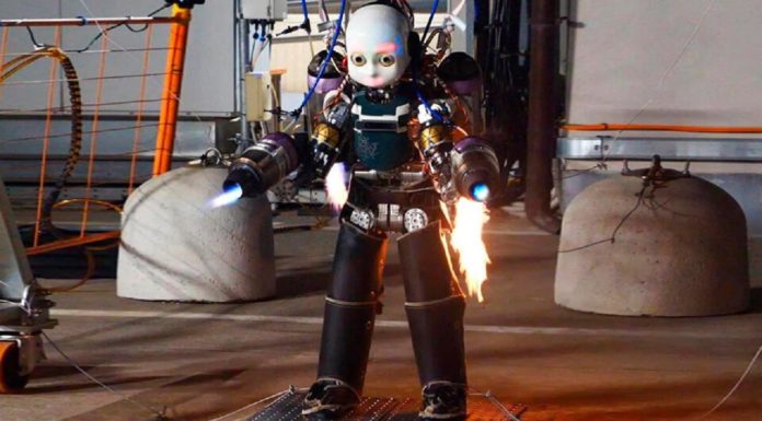 В Италии разработали летающего человекоподобного робота iRonCub