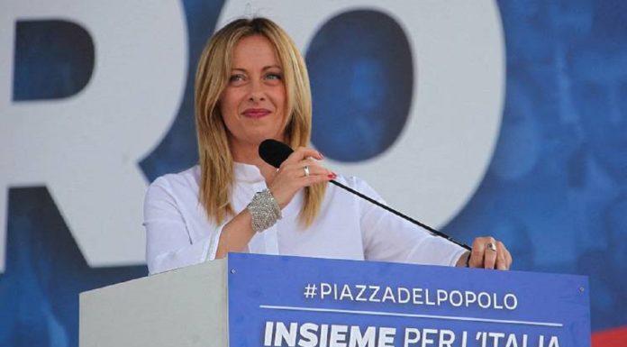 Bloomberg: Премьер-министр Италии пытается убедить Орбана изменить позицию по помощи ЕС Украине