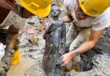 Крупнейшую коллекцию бронзовых статуй обнаружили на древнем курорте в Тоскане