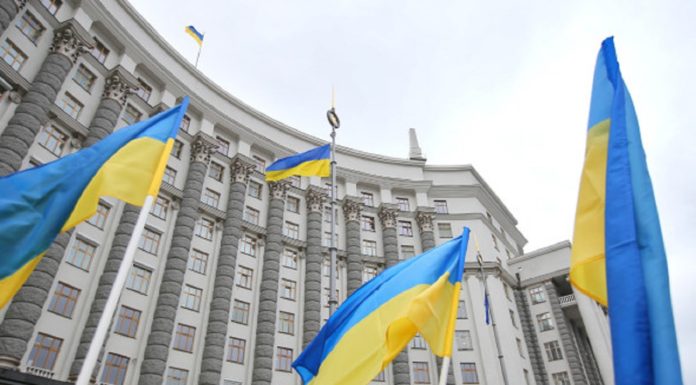 Премьер Украины оценил ущерб стране в $700 млрд