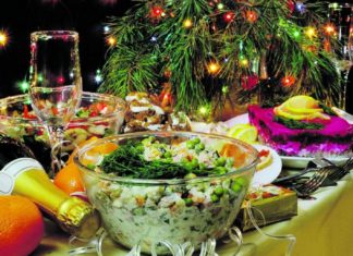 Россияне назвали оливье и селёдку под шубой обязательными блюдами на новогоднем столе