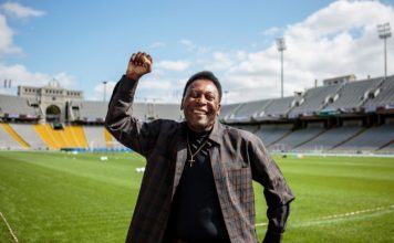 «Умер самый божественный из футболистов. Это мировая трагедия». Мир скорбит по Пеле