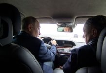 Владимир Путин за рулем проехал по восстановленной полосе Крымского моста