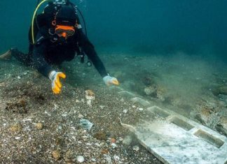 В Италии на дне моря обнаружили древний храм