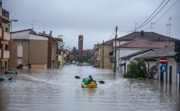 В Италии одобрили декрет о помощи населению в пострадавшей от наводнений Эмилии-Романье