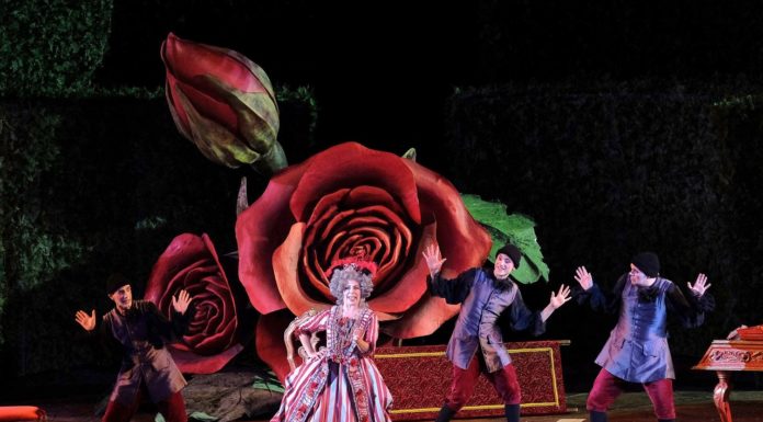 «Севильский цирюльник» Россини очаровывает зрителей Арены ди Верона/ Il Barbiere di Siviglia di G. Rossini incanta l’Arena di Verona