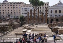 В Риме для туристов открыли предполагаемое место убийства Юлия Цезаря