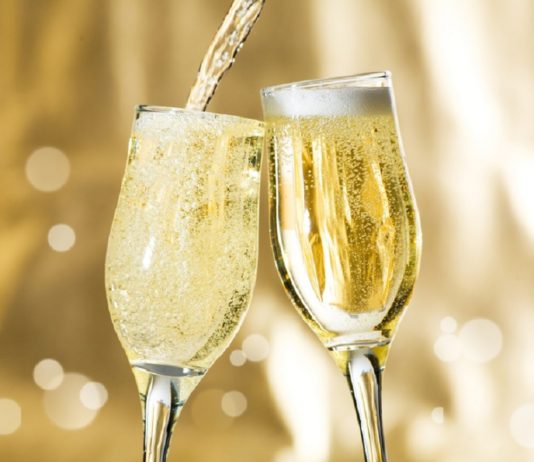 Производство игристых вин в России в 2024 году превысит 16 млн дал