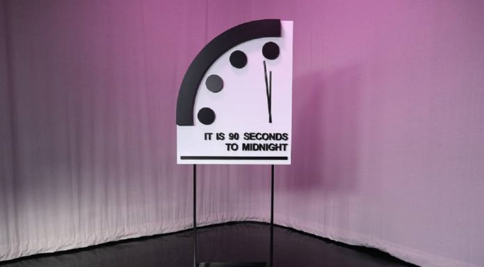Стрелки «Часов Судного дня» остались за 90 секунд до «ядерной полуночи»
