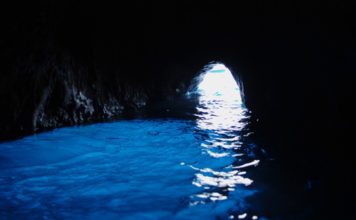 Со дна Голубого грота подняли реликвию императора Тиберия