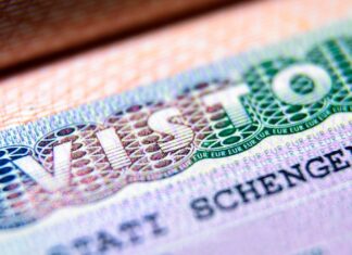 ЕК объявила об ограничении выдачи россиянам многократных шенгенских виз