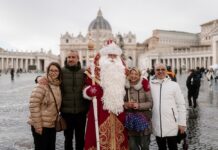 Дед Мороз из Великого Устюга прогулялся по Риму и Ватикану