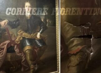 В галерее Уффици турист при падении повредил полотно XVII века