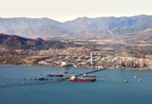 Застрявшую на месяц в Атлантике грязную нефть из Азербайджана сбыли на Сардинию