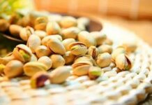 Врачи назвали три продукта, улучшающих качество сна