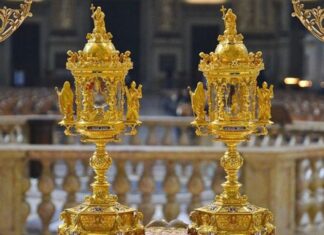 В Рим впервые доставили сосуд с кровью Иисуса Христа