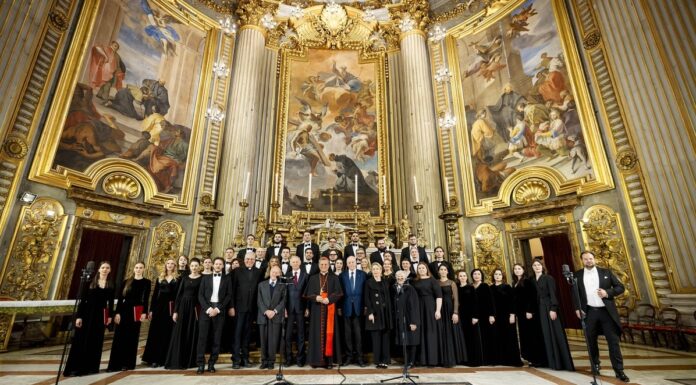 Когда музыка сильнее политики: Московский синодальный хор покорил Рим