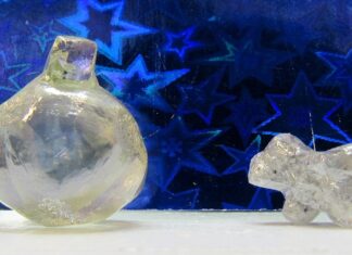 В Архангельской области добыли алмазы в форме елочного шара и щенка