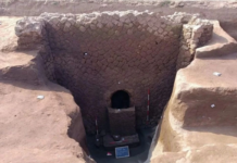 В Италии распечатали 2000-летний саркофаг с мумией в «отличном» состоянии