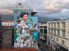 Гигантский мурал в Греции с величайшей оперной певицей признан лучшим в мире