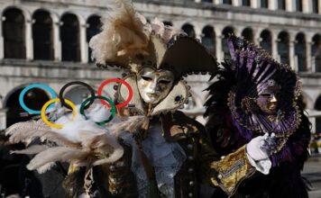 В Венеции начался традиционный карнавал