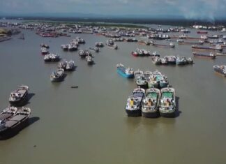 Названы страны, зависящие от поставок нефти через Ормузский пролив